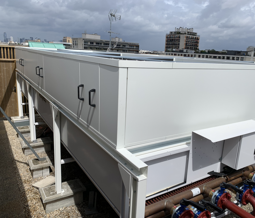 Exemple de rehausse acoustique autour d'un a&eacute;ro refroidisseur